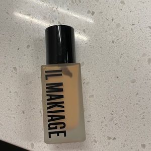 Il Makiage Flawless Base Foundation